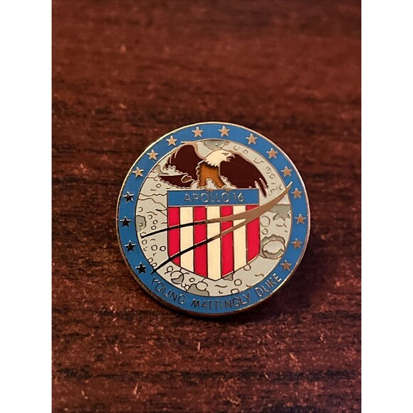 Apollo 16‎ Mission Young Mattingly Duke Space Shuttle NASA Lapel Hat Pin - Picture 1 of 3